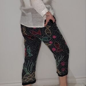 Embroidered Fish Cropped light weight Summer Navy Pants size Small